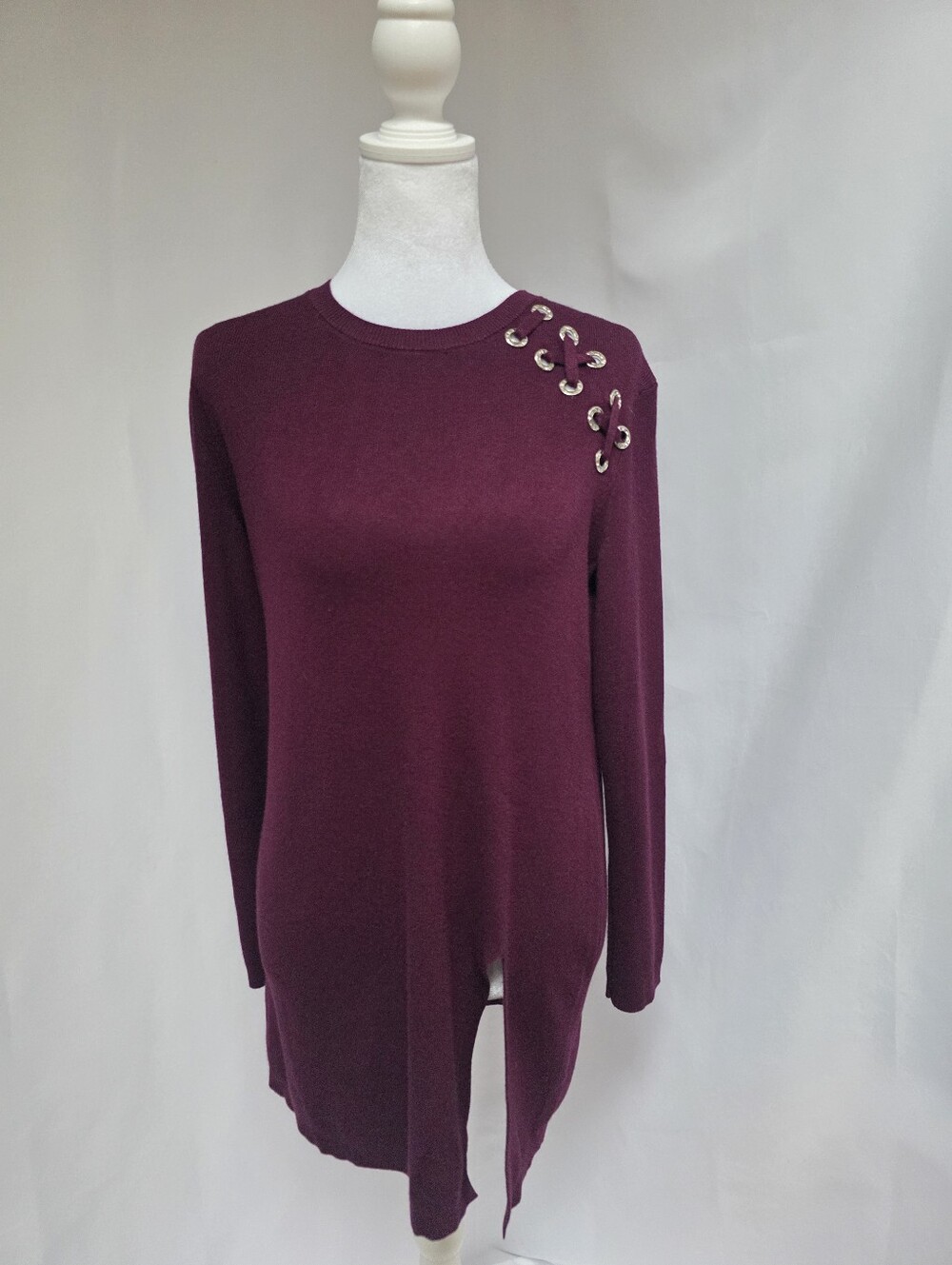 Cable & Gauge Plum Purple Grommet Crisscross Tunic Sweater Size M